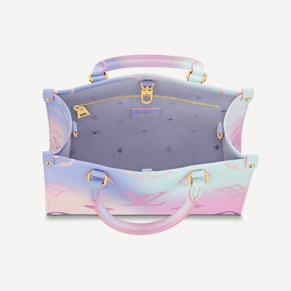 Louis Vuitton Sunrise Pastel Onthego PM - Picture 4 of 10